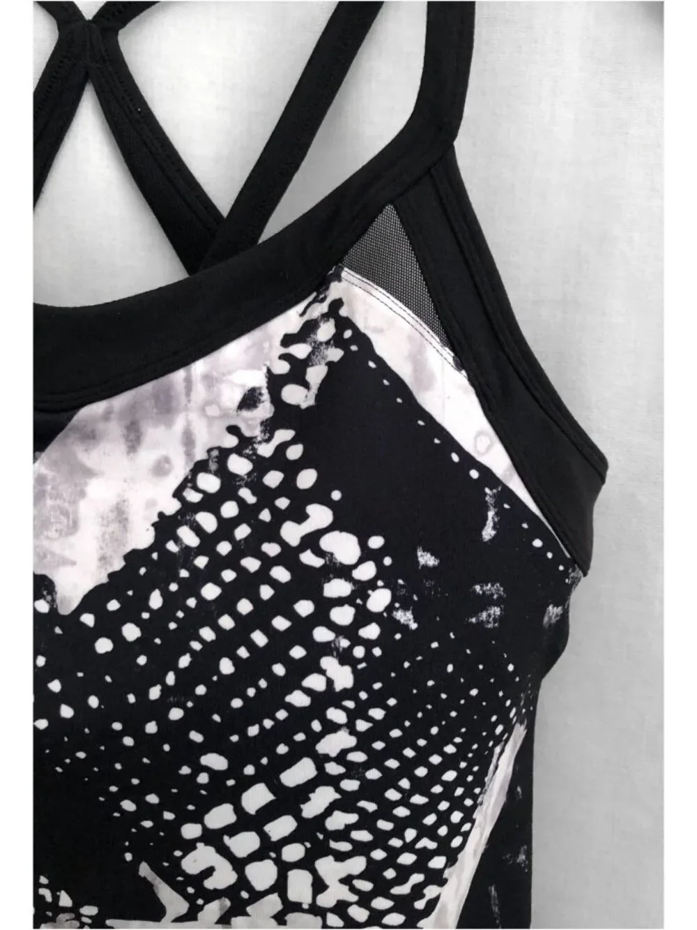 Lululemon Free Flowing Tank Top Shelf Bra Static Mist Size 12